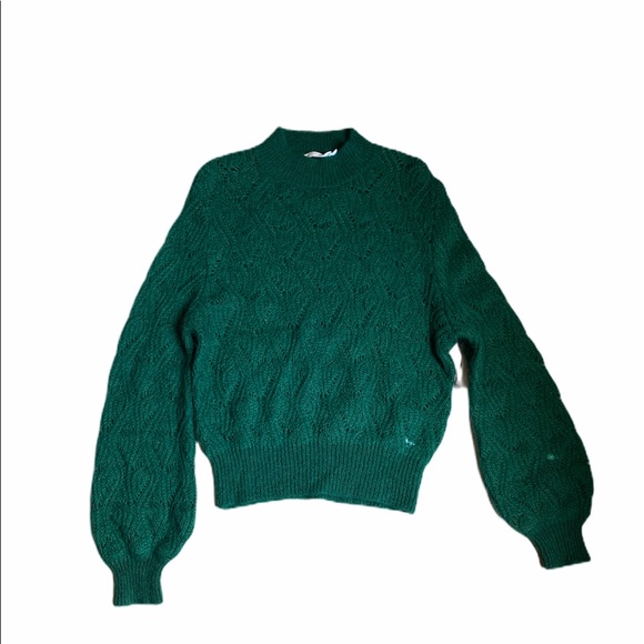 SOLD - ASTR Audra Bishop Sleeve Sweater Green - Picture 2 of 9